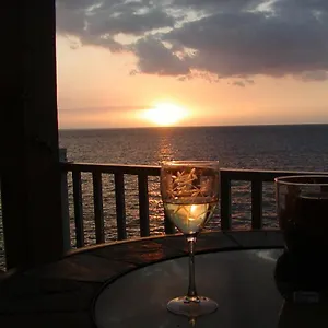 Oceanfront Paradise With Private Lanai Overlooking Bay Holiday home Kailua-Kona